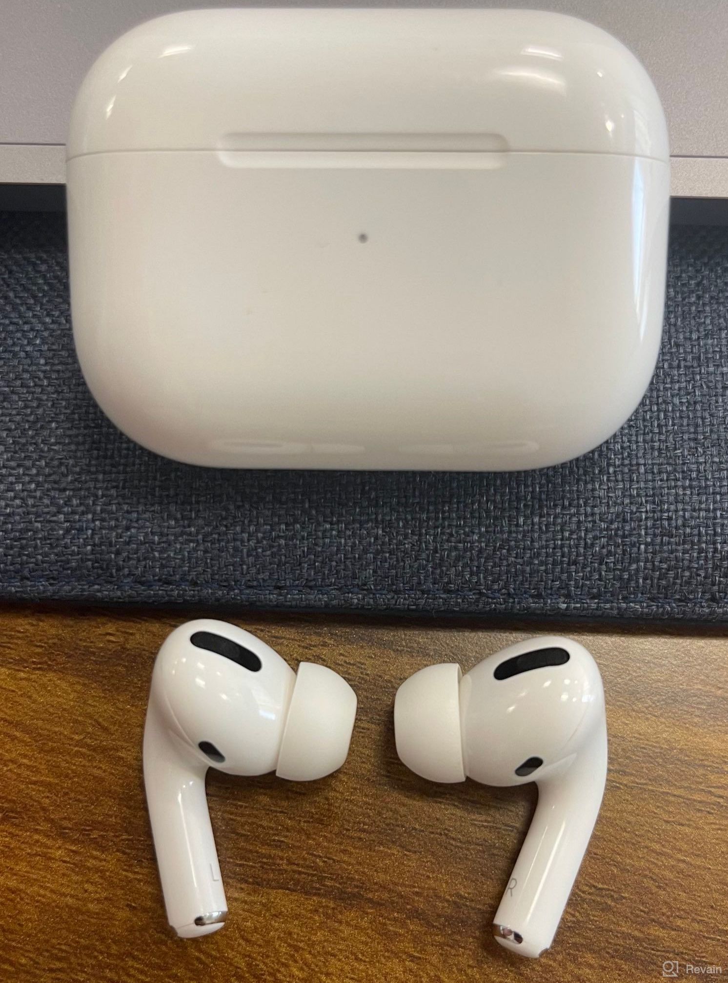 upd 2022-05-30T09:26:10.134Z img 1 attached to Apple AirPods Wireless Charging Latest review by Manur Bartov